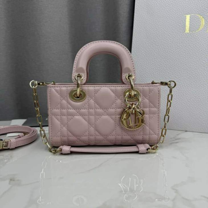 Picture of Dior Handbags _SKUfw239327962fw